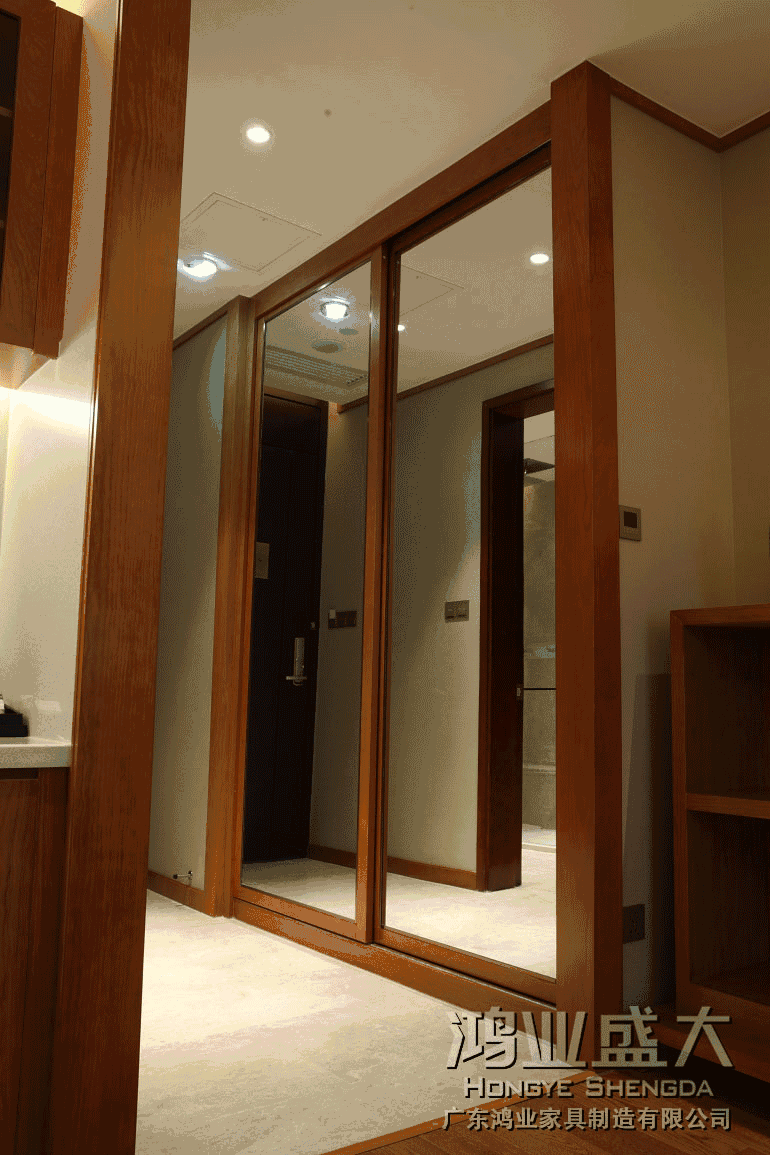 鸿业盛大旅馆标准间衣柜定制